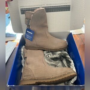 New w/tags & box.Birkenstock Uppsala Shearling Gray Taupe boots from REVOLVE.